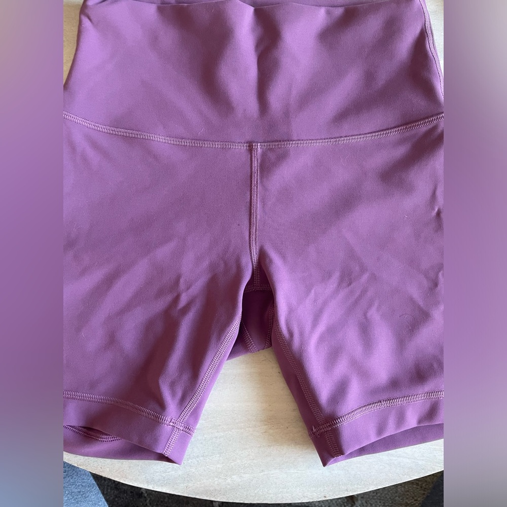 Lululemon size 4 soft purple high waist bike short-6 align